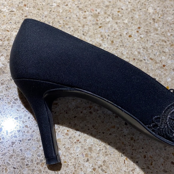 Stunning 3” Heels - Picture 5 of 8